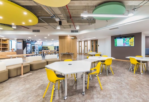 Espacios abiertos de coworking Táctica Plaza de las Américas