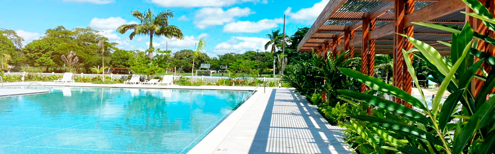 Una de las piscinas de nuestros Hoteles Colsubsidio.